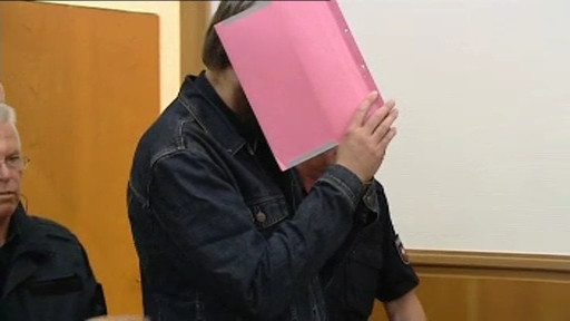 "Omul cu masca", adus in fata justitiei, dupa ce a tinut Germania 20 de ani sub teroare