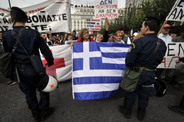 Grecia, resuscitata. CE, FMI si BCE si-au dat acordul: alte 8 miliarde de euro ajung la eleni