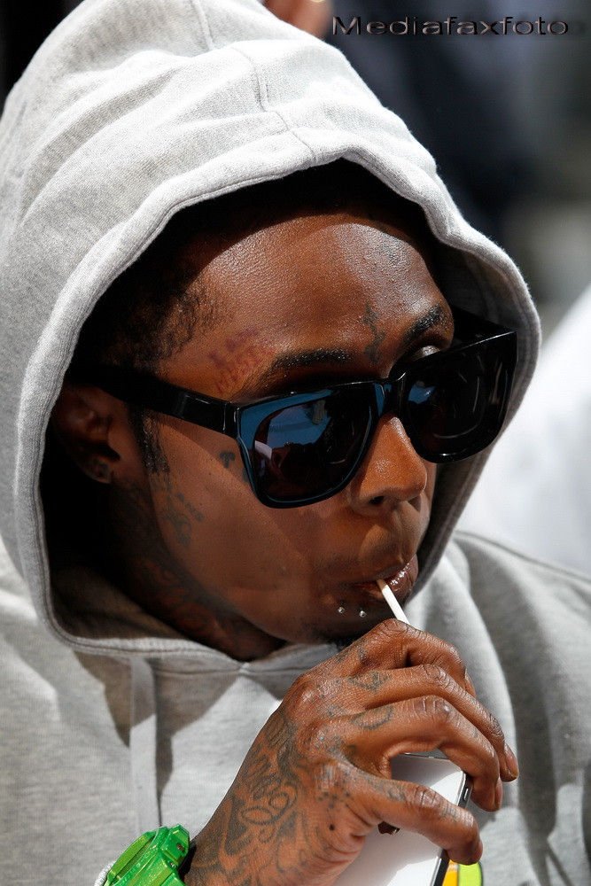 Rapperul Lil Wayne, spitalizat din nou, din cauza convulsiilor cerebrale