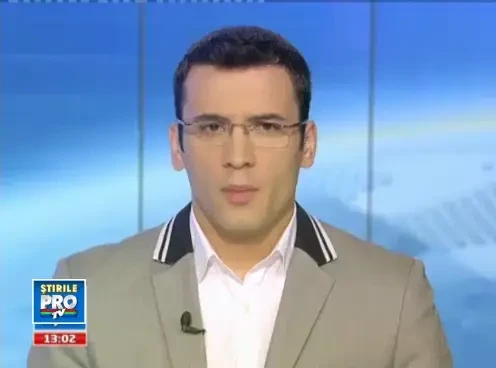 1500 de pelerini trec in fiecare ora pe la Sfanta Parascheva. Nici ploaia, nici vantul nu-i opreste