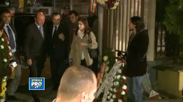 VIDEO. Traian Basescu, cu ochii in lacrimi, atunci cand i-a adus un ultim omagiu lui Ion Diaconesu