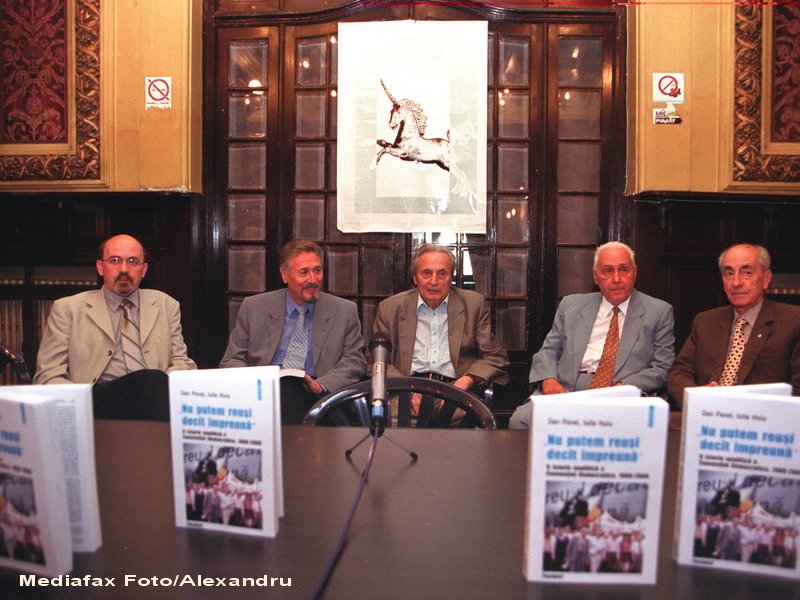 Marko Bela, Emil Constantinescu, Ion Diaconescu, Radu Campeanu si Mircea Ionescu Quintus