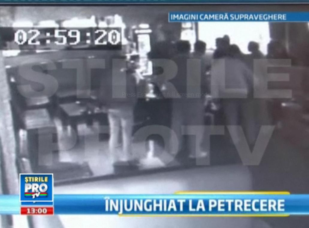 Bataie intre manelisti, surprinsa de camerele de supraveghere. Scaune, mese si cutite dezlantuite