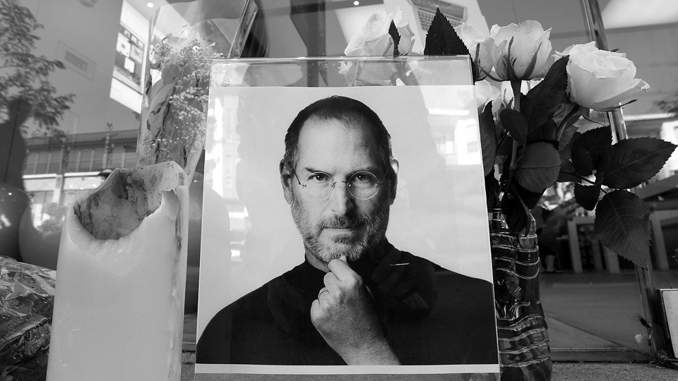 Oncolog de la Harvard: Steve Jobs s-a bagat singur in pamant cu "ajutorul" medicinei alternative