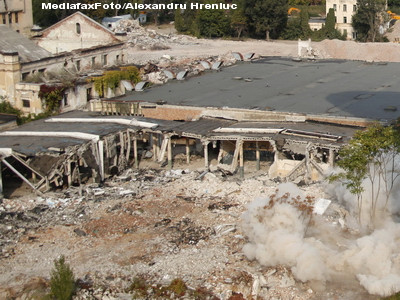 VIDEO. O "explozie controlata" a facut ravagii. Unui barbat i-a fost retezat piciorul