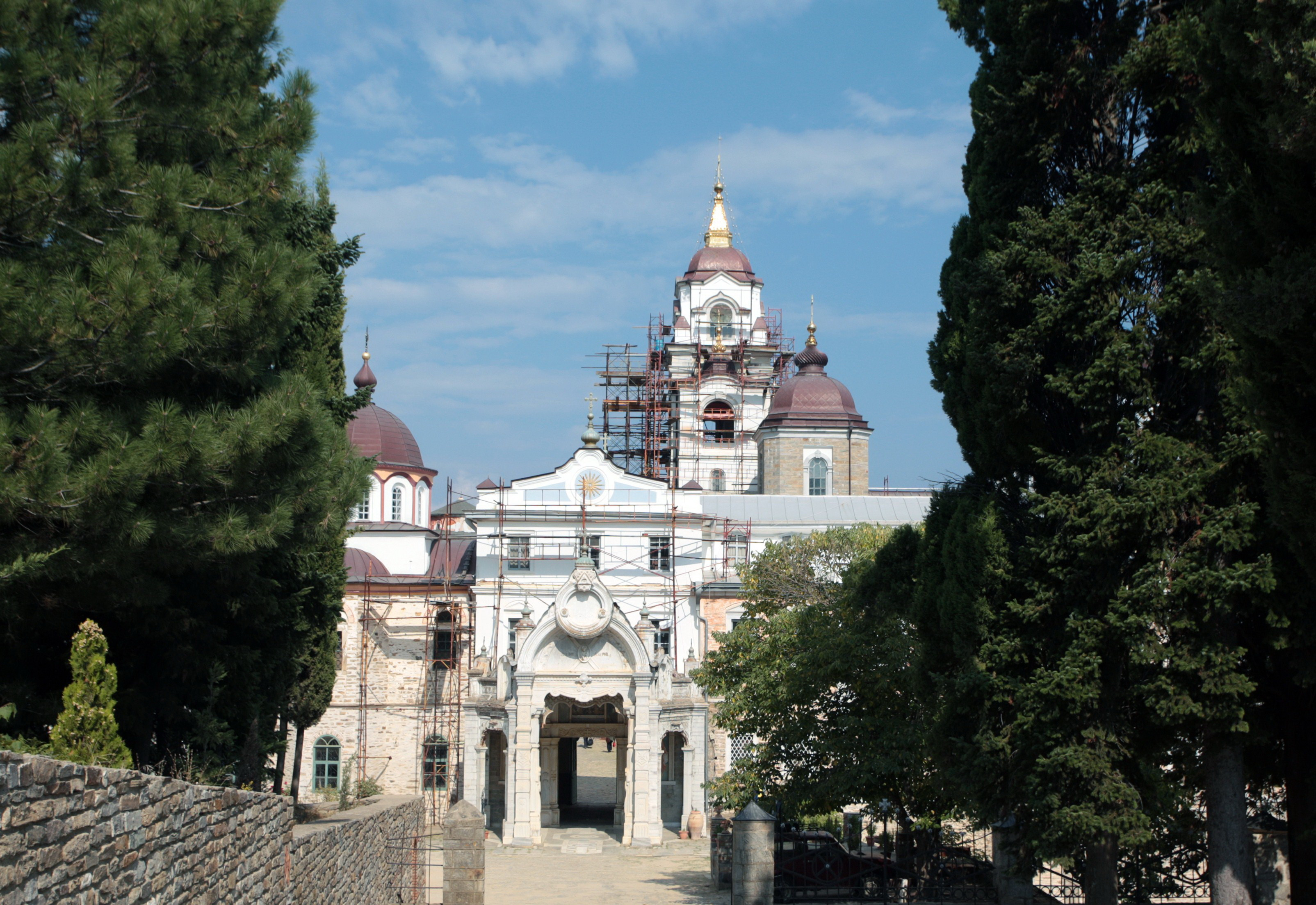 Calugarii greci, "o corporatie". De ce sunt ei responsabili de colapsul statului elen