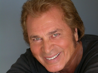 Engelbert Humperdinck va concerta in Bucuresti, pe 3 decembrie 2011