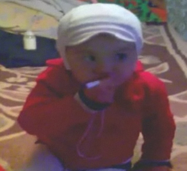 "Socant". Presa internationala, oripilata de cazul bebelusului fumator din Romania