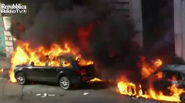 Banci atacate si masini incendiate. Manifestatia "indignatilor", soldata cu violente la Roma. VIDEO