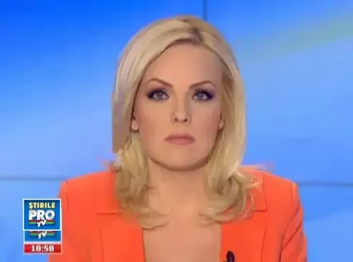 "Stateam la semafor, dar m-am trezit pe jos". 5 pietoni, spulberati de o masina. Imagini socante