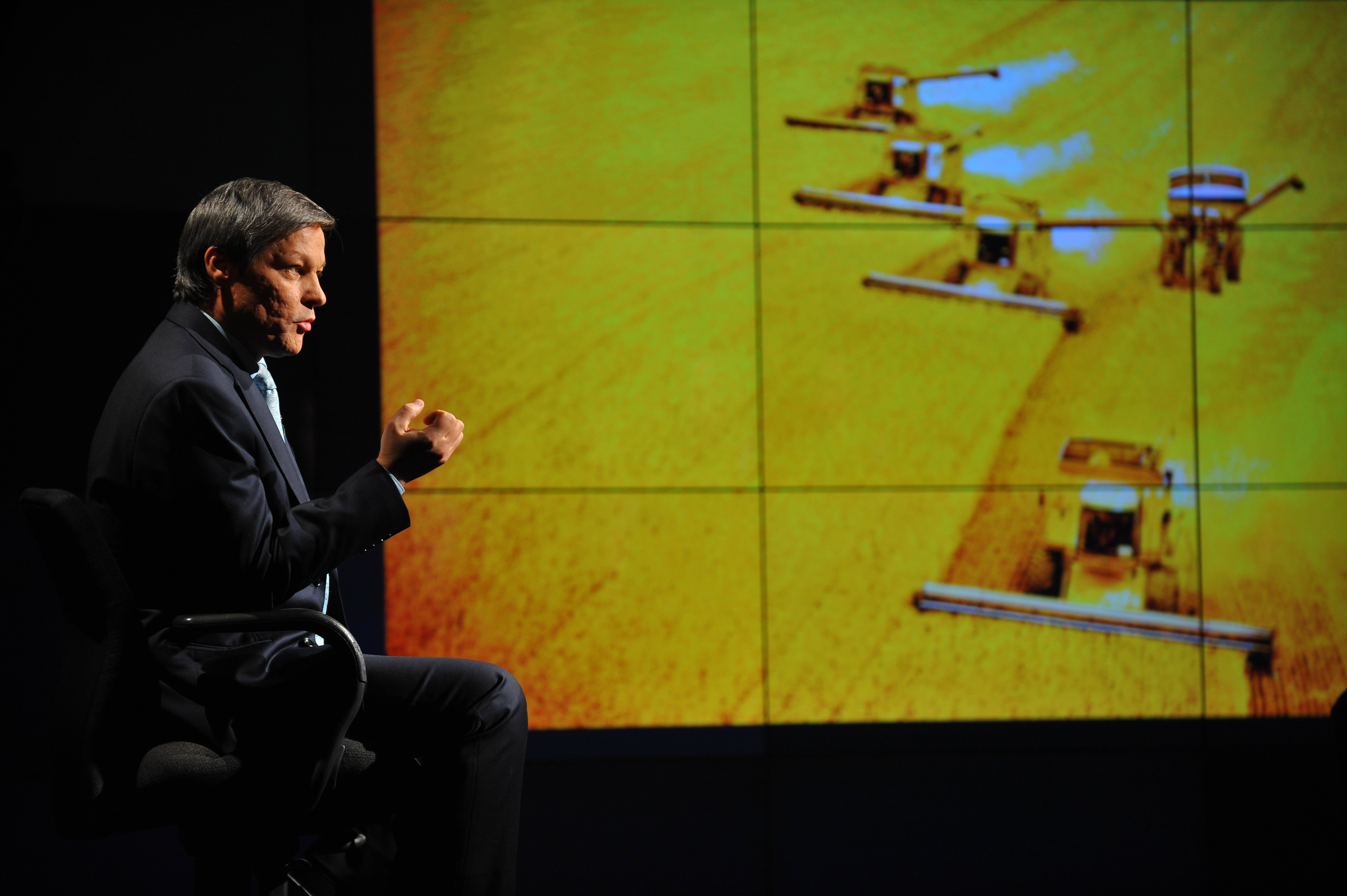 Dacian Ciolos la "Dupa 20 de ani": Organizarea producatorilor este prioritatea zero in agricultura