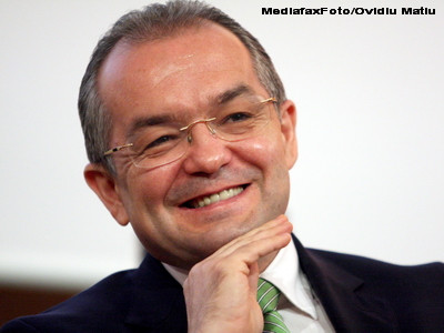 Emil Boc a facut economii de peste 50.000 de lei in 2013, fata de anul trecut. Cum a reusit primarul sa puna banii deoparte