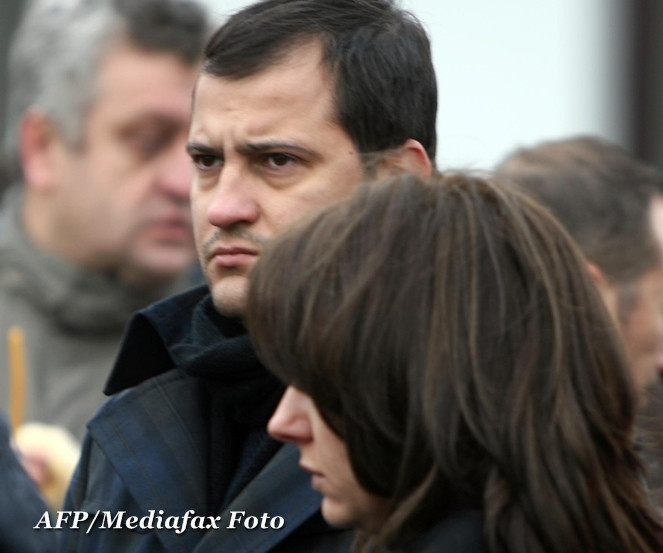 Serban Huidu s-a lovit din nou la cap si a facut o tomografie. Copiii sai, pusi si ei la CT