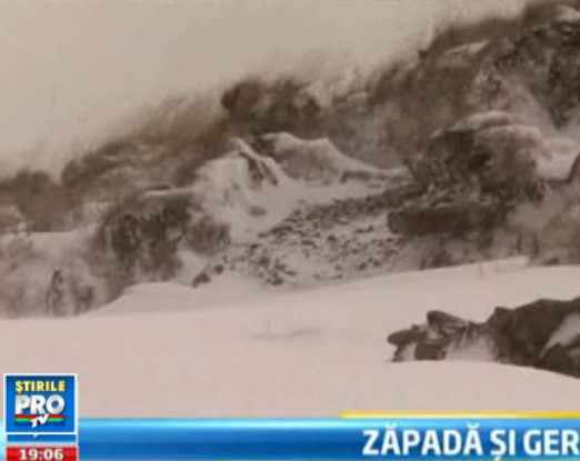 Iarna a venit la putere in toata tara. ANM: La munte ninge viscolit. Vezi prognoza pana marti
