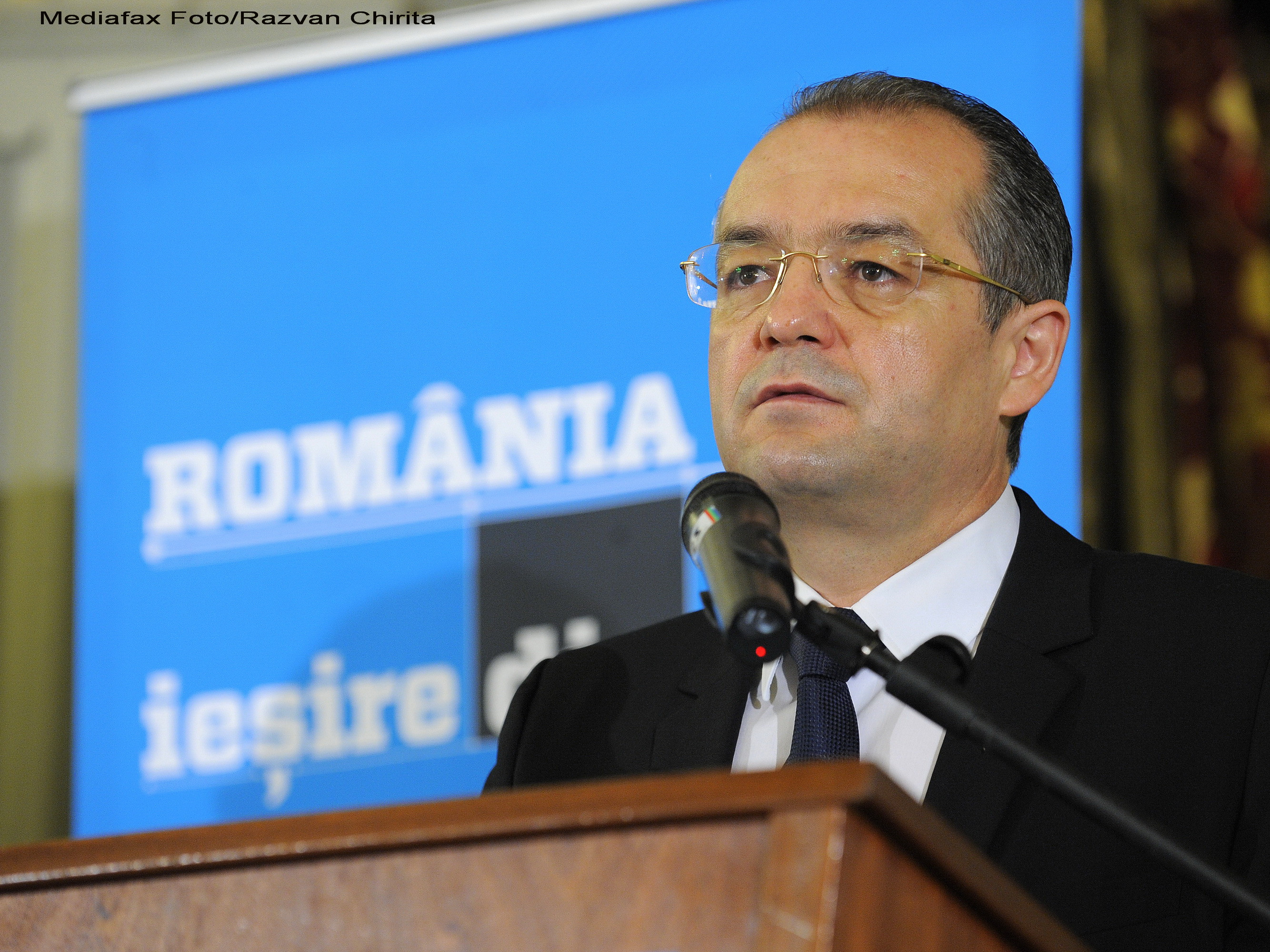 Emil Boc: Pericolul reintrarii in recesiune nu este complet inlaturat, este oricand posibil