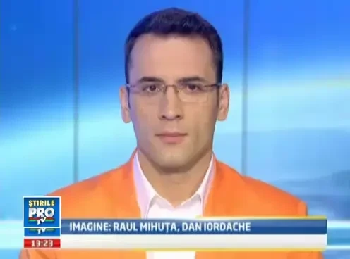 Furtuna uriasa de nisip inghite un oras intreg