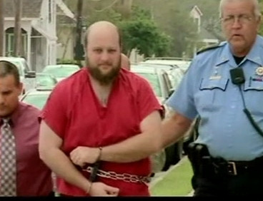 Un barbat si-a decapitat fiul in varsta de 7 ani. Ce pedeapsa risca