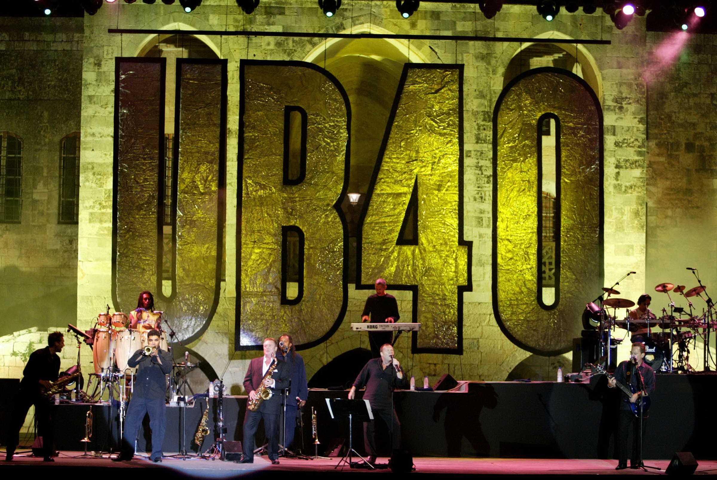 Adio, 90's. Cum s-a schimbat muzica in 20 de ani: UB40 de la numarul 1 la faliment