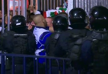 Rapid - Legia Varsovia: suporterii polonezi aveau cutite si droguri, dar au fost eliberati