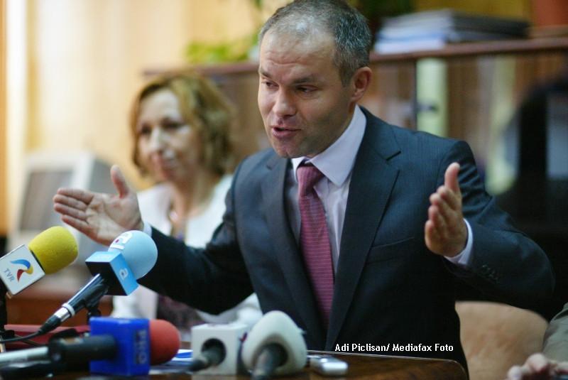 Gafa monumentala a ministrului Educatiei. Funeriu a uitat in ce an s-a nascut