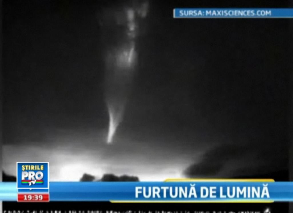 Fenomen spectaculos si rar, surprins deasupra Oceanului Indian. Vezi ce s-a intamplat. VIDEO