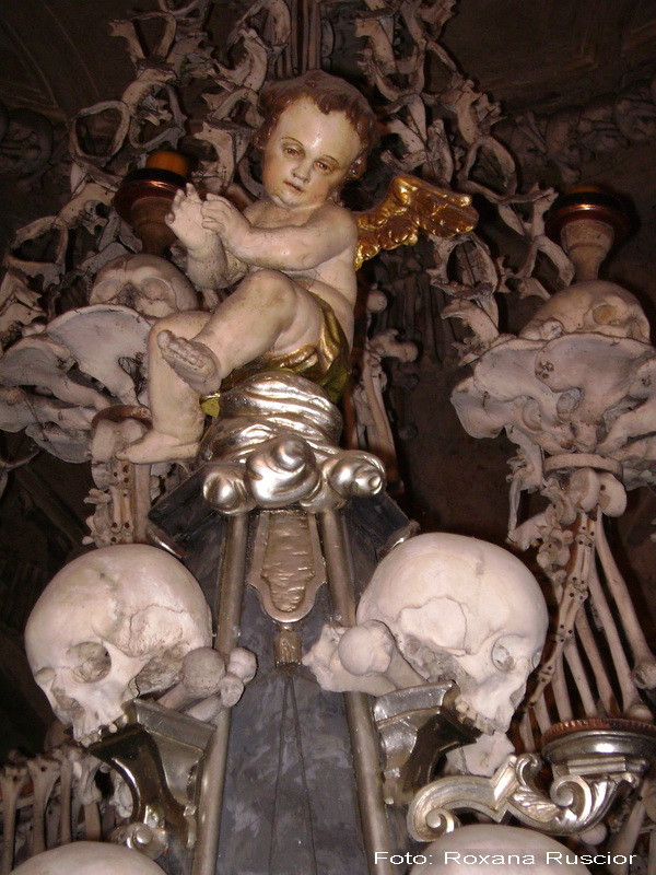 Biserica de la Sedlec decorata cu oase umane, un lacas de cult neobisnuit