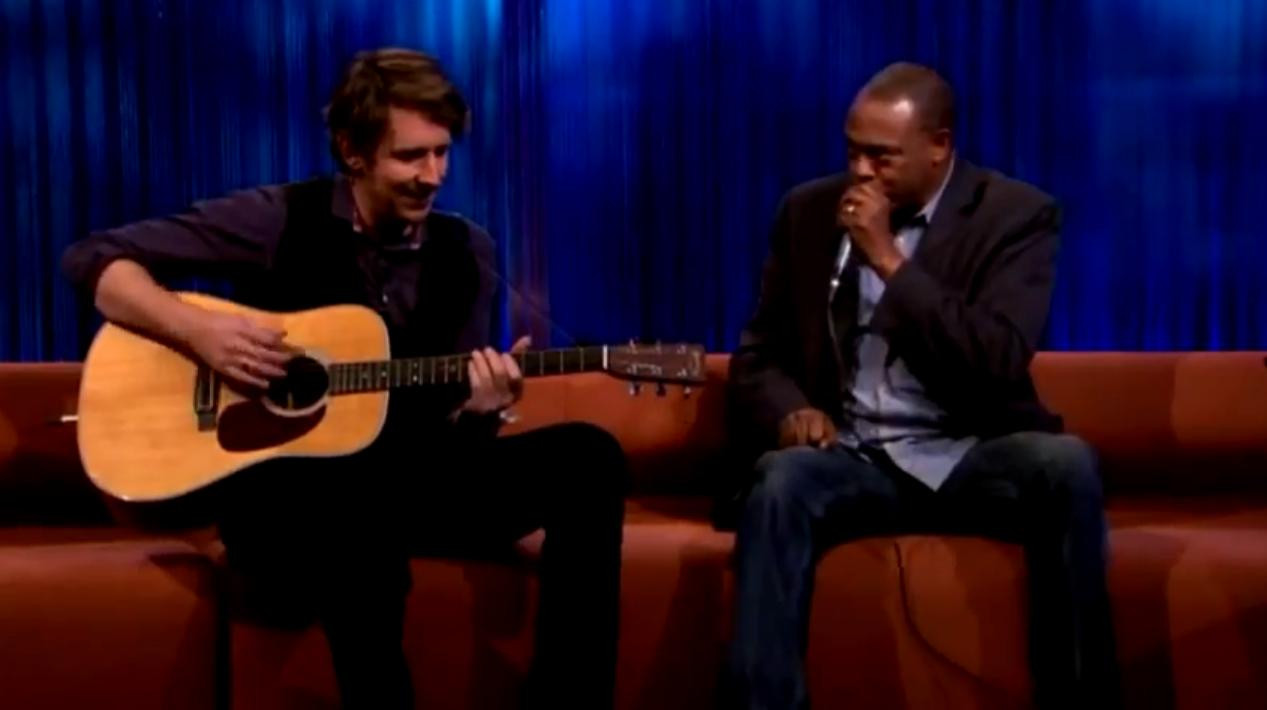 N-o sa crezi ca asemenea zgomote pot iesi din corpul uman. Clipul care i-a uimit pe 1 mil de oameni