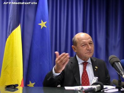 Basescu, pentru prima data la Ministerul Justitiei: "Unele procese intarzie 10 ani, veselia e mare"