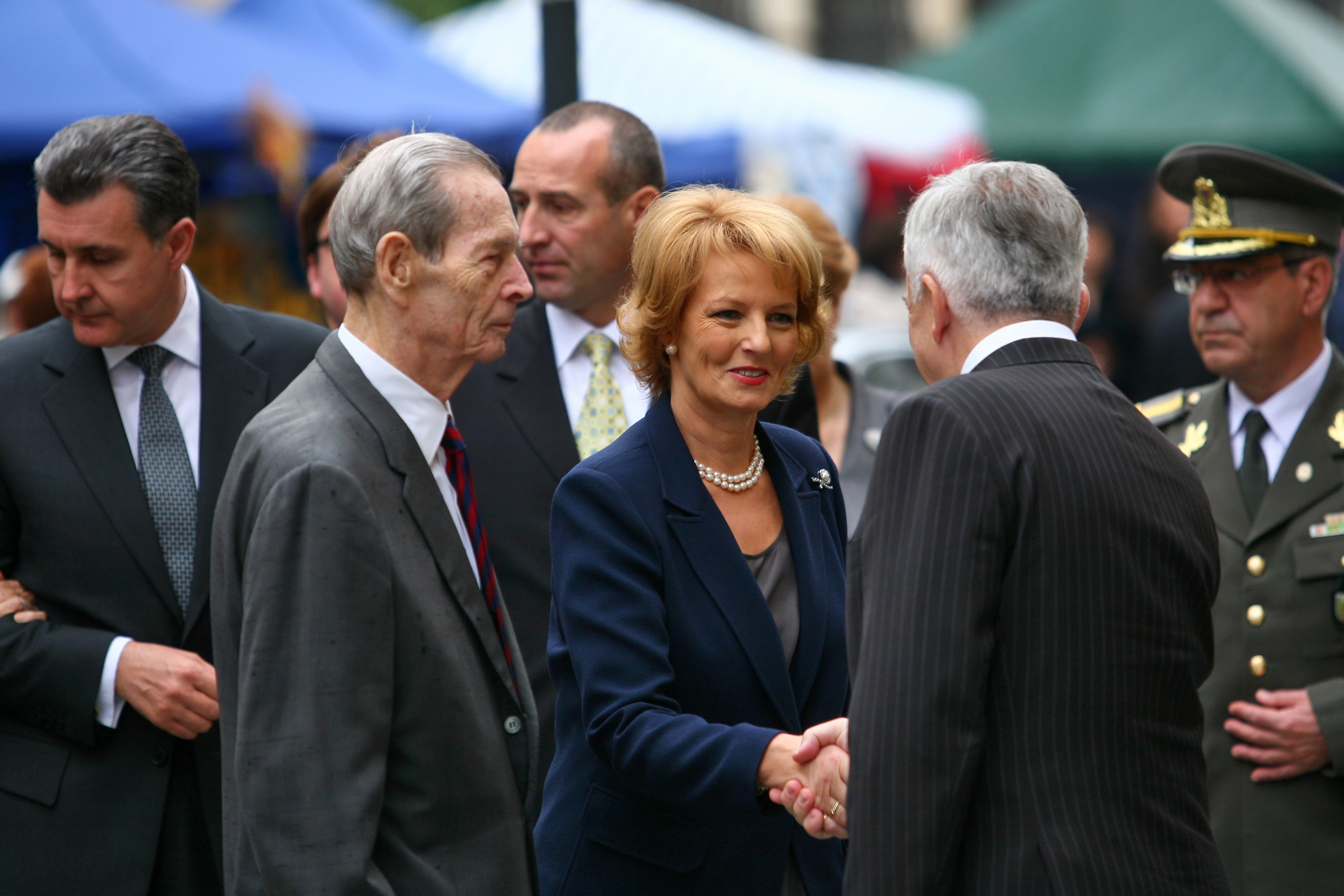 Masa festiva la BNR. Celebrarea zilei de nastere a Regelui Mihai a inceput in Capitala