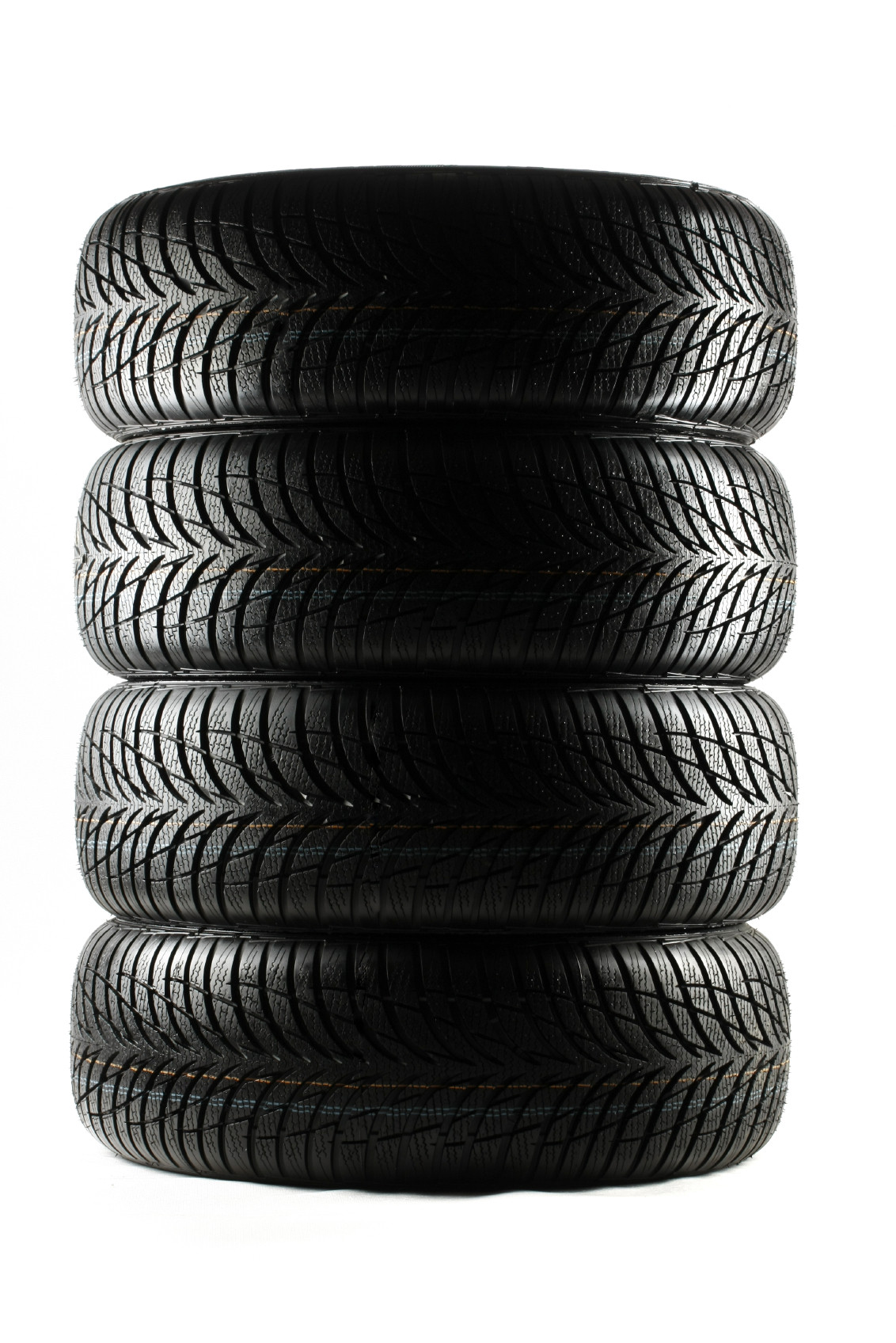 Cea mai proasta veste pentru soferi: cauciucurile de iarna s-au scumpit cu 45%