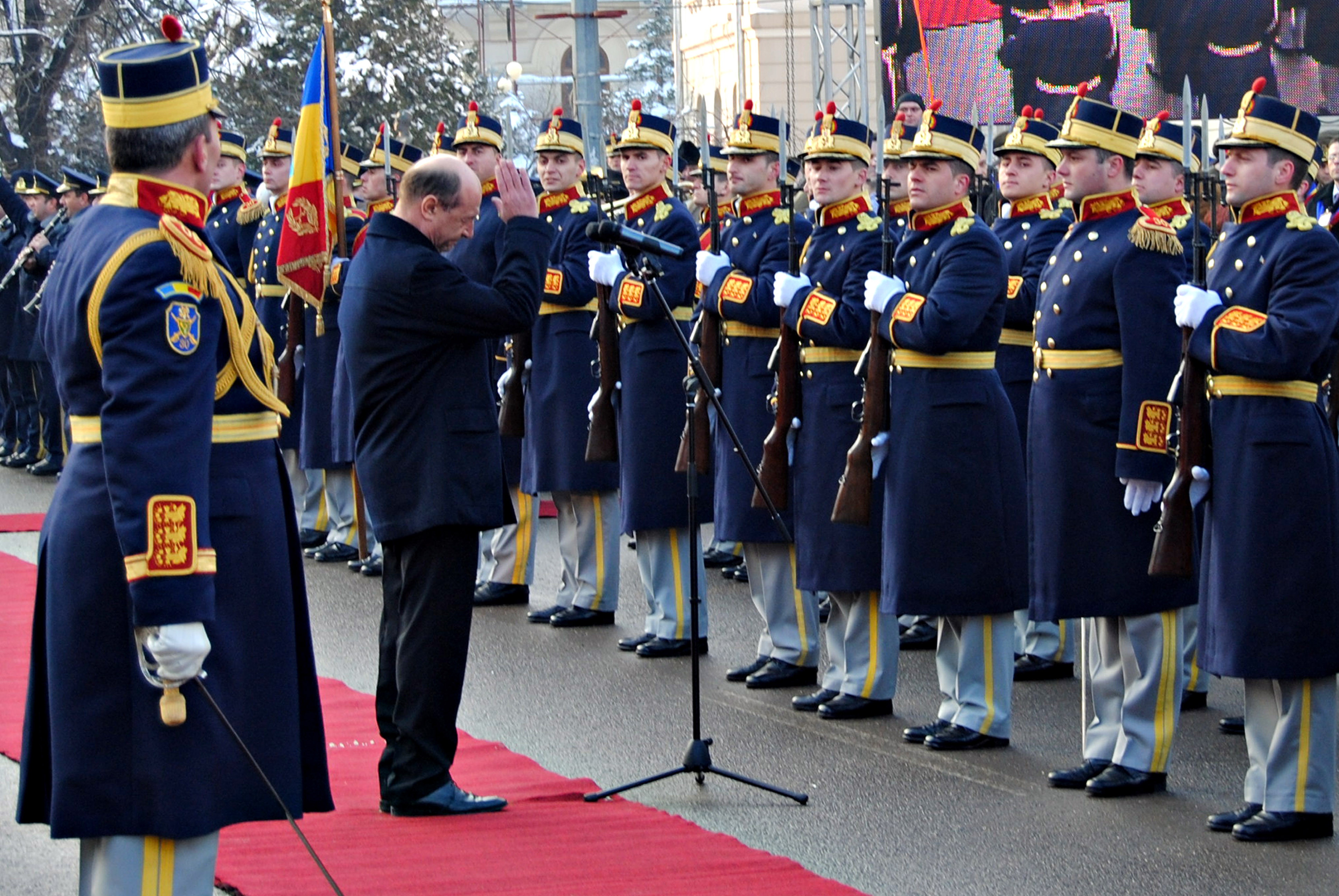 De ce nu a venit Traian Basescu in Parlament, la discursul Regelui. Felicita Armata Romana