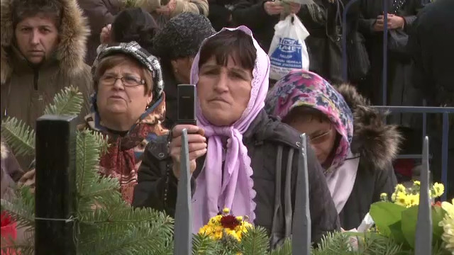 Hoti si ologi inchipuiti printre credinciosii de la Patriarhie. Cum profita ei de sfanta sarbatoare