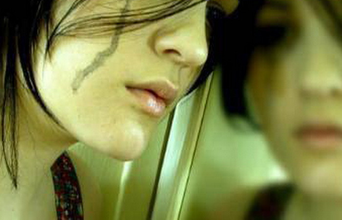 Un milion de euro din prostitutie. O retea de trafic de persoane, anihilata de DIICOT