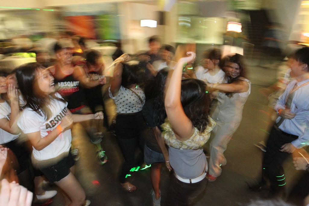 A batut toate recordurile in materie de petreceri. Cati studenti au incaput la cheful din apartament