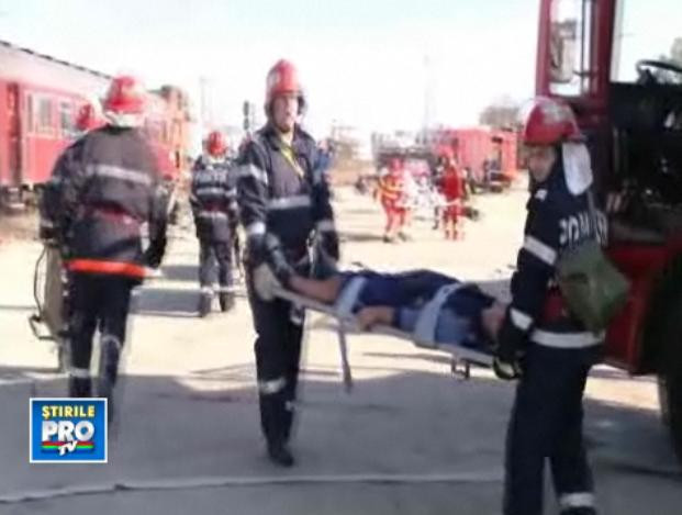 Ciocnire intre un tren de calatori si un marfar. Scenariul de groaza al unui exercitiu ISU Banat