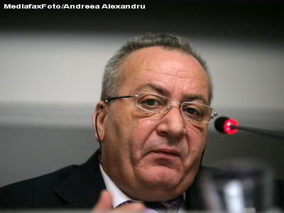 VIDEO. Presedintele INS, Vergil Voineagu, i-a facut sa rada cu lacrimi pe invitatii unei emisiuni TV