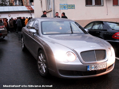 Autoturismul Bentley al lui Dan Diaconescu