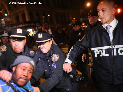Aproximativ 60 de militanti ai miscarii Occupy Wall Street au fost arestati in California