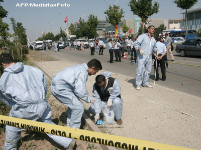 Atentat sinucigas in Turcia: un mort si 10 raniti