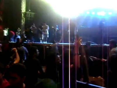 VIDEO / Reactia socanta a fanilor dupa anularea concertului Metalica! Vezi cum au devastat scena!