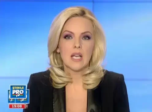 Cetatean strain, agresat de un roman la bordul unui avion, dupa ce i-a pus o perna pe fata copilului