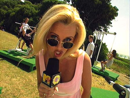 Videoclipurile necenzurate, INTERZISE la MTV, pe care nu le-ai vazut niciodata