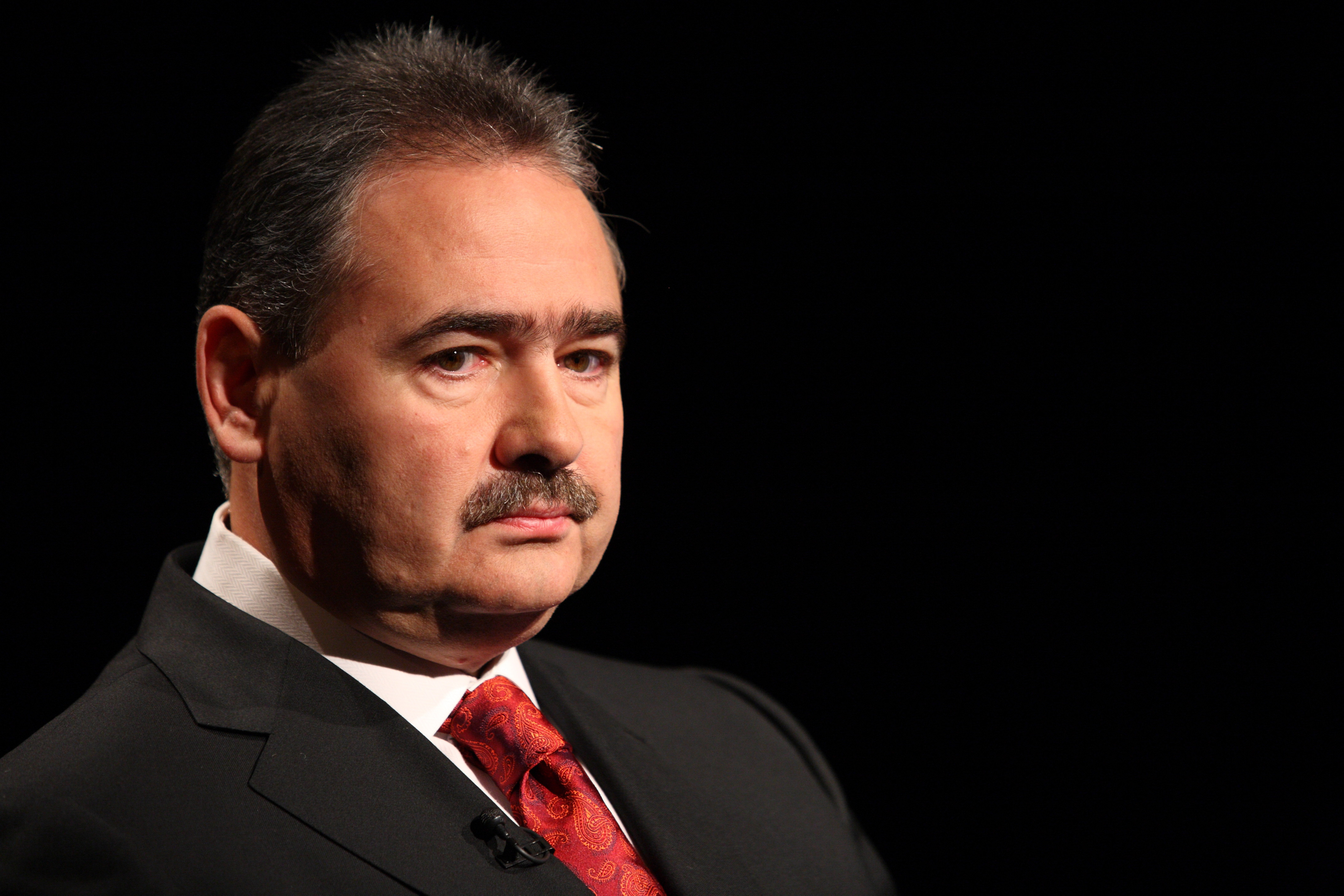 Bugetul pe 2012 va fi construit pe un curs de 4,3 lei/euro, cu 9 bani peste cel din 2011