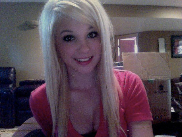 VIDEO. A ras tot internetul de reactia acestei BLONDE. Ce a facut cand a vazut inelul de logodna