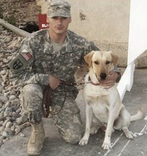 O poveste care te va ravasi complet. Un soldat si cainele lui incinerati si ingropati impreuna.VIDEO