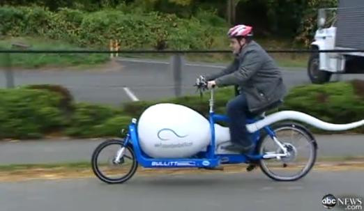 VIDEO. Urmasii americanilor, plimbati cu bicicleta inca dinainte de a fi conceputi