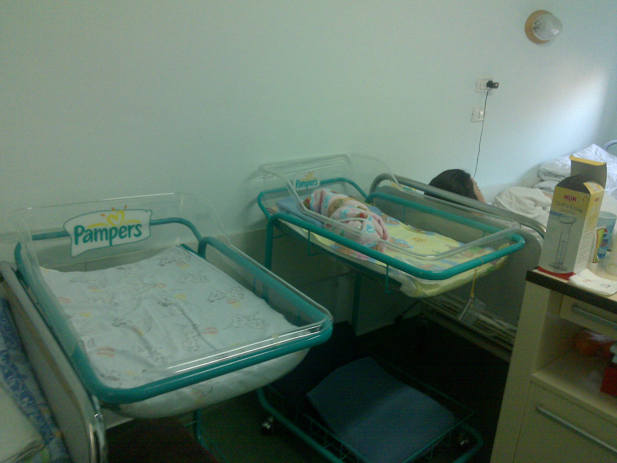 Unde rad sau plang prima data timisenii. Cum incearca maternitatile de stat sa faca fata concurentei