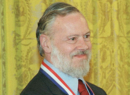 Fara el nu ar fi existat Windows, iar Jobs ar fi ramas un nimeni. A murit singur, nebagat in seama