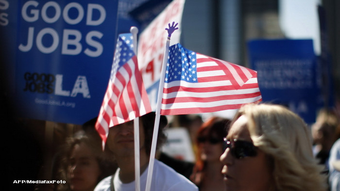 Douazeci de militanti din cadrul miscarii Occupy Wall Street au fost retinuti la New York