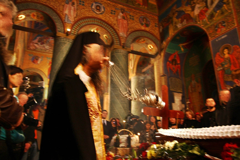 "Popa Japca", preotul din Voluntari care cerea bani grei pentru o inmormantare, a fost inlocuit